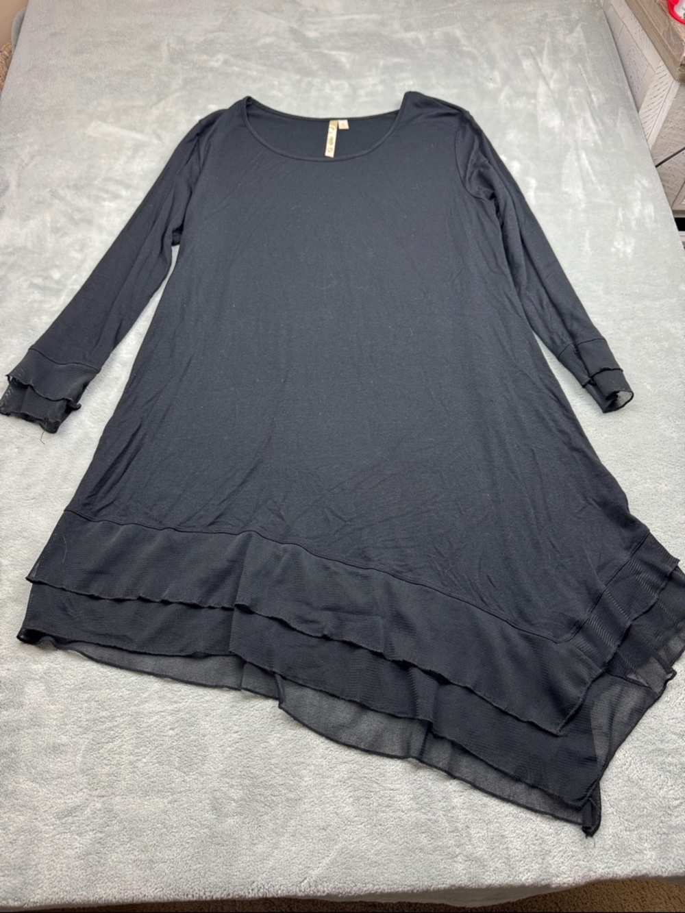 Comfy USA Long Tunic, Dress size Small Black Layered Hem